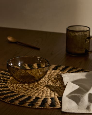 Arta set of 2 placemats made from natural fibres in a natural and black finish Ø35 cm