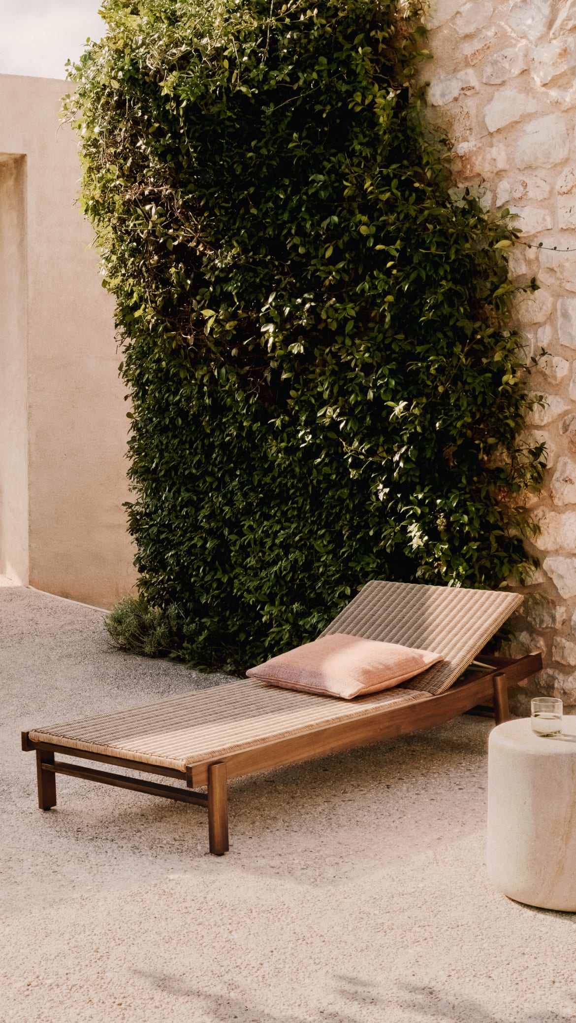 Outdoor 25